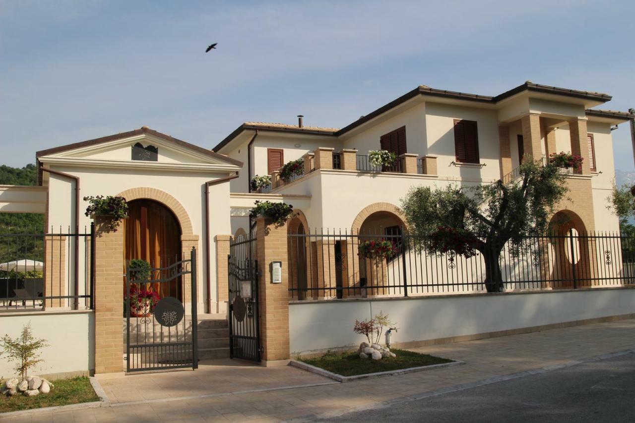 Residence Stella Del Gran Sasso Colledara Exteriér fotografie