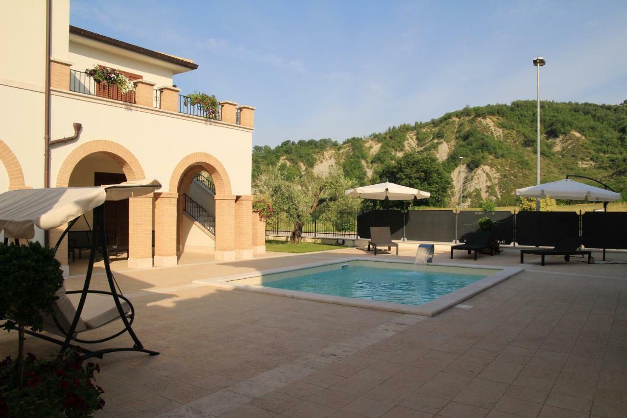 Residence Stella Del Gran Sasso Colledara Exteriér fotografie
